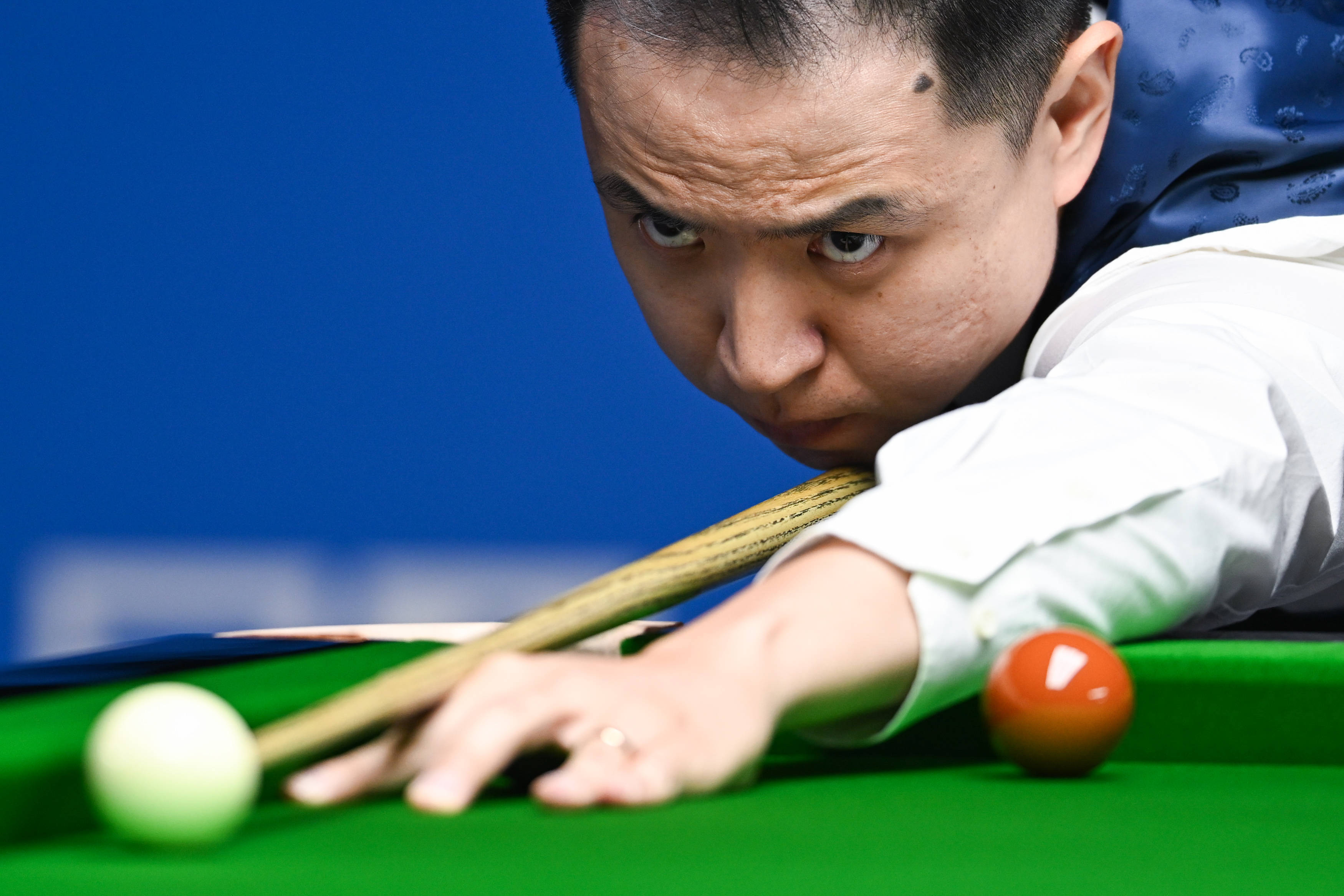 途表露出沮 途表露出沮