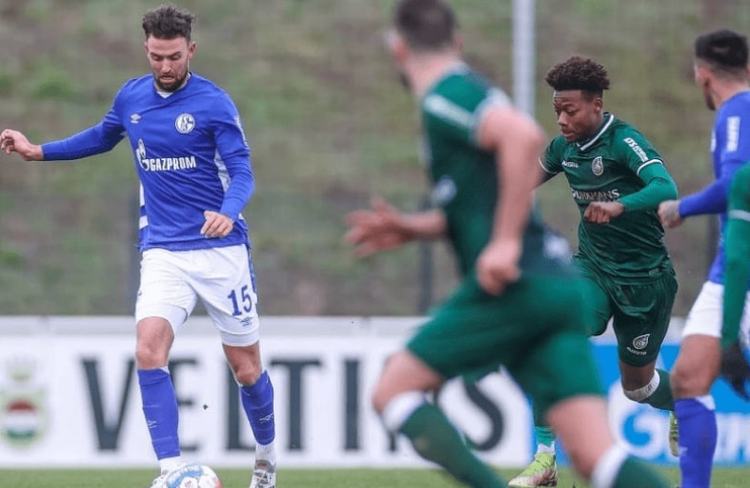 而事实上 而事实上