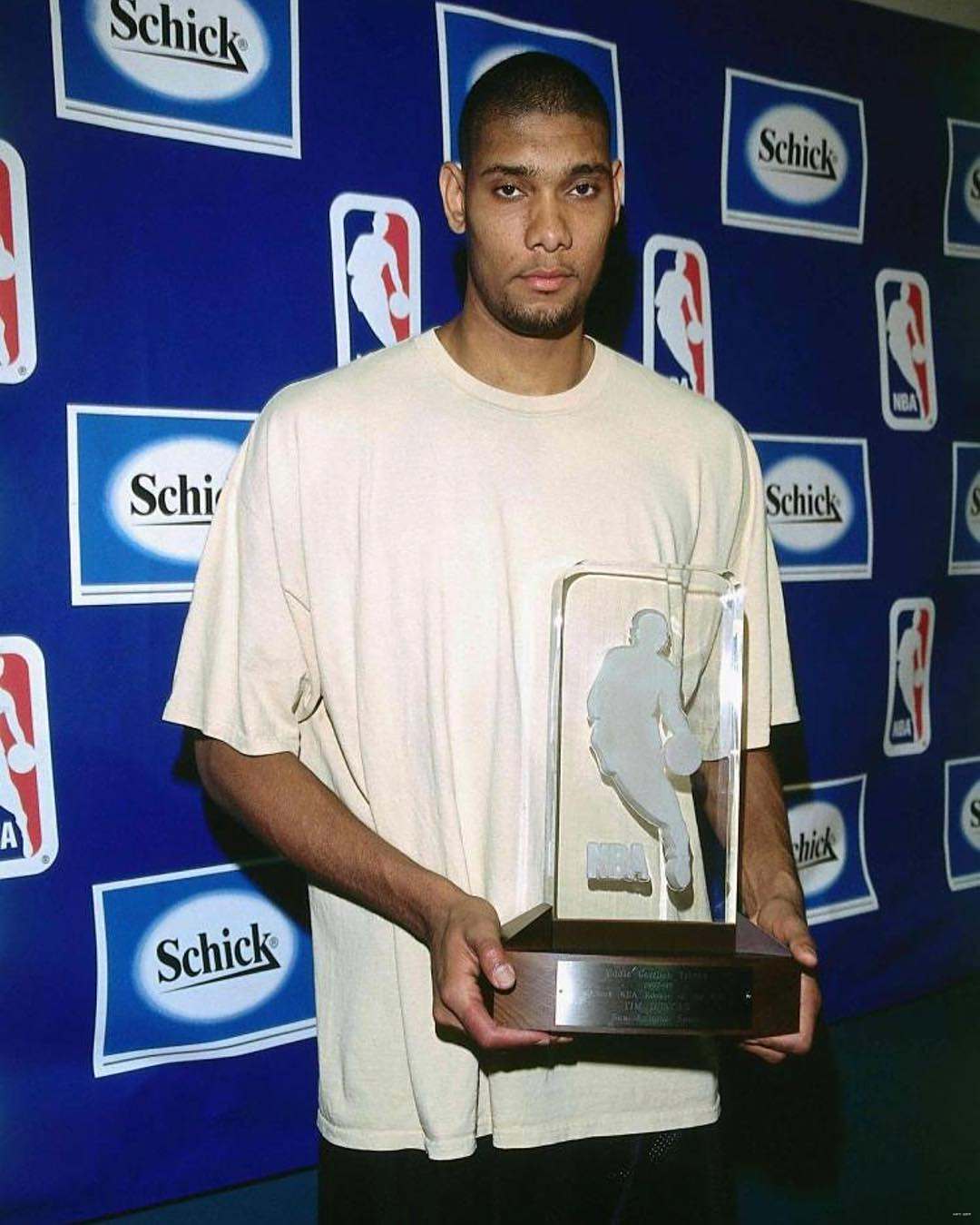 身拿球的衔 身拿球的衔